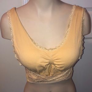 Soft no wire bra NWOT